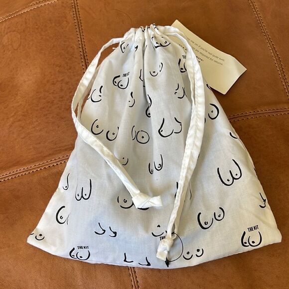 The Kit Undergarments Moulded Black Balconette Bra Size 34 B in Onyx with Bag - Picture 9 of 9